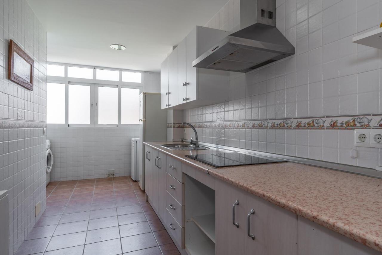 Tuguest Heroe Apartment Малага Екстер'єр фото