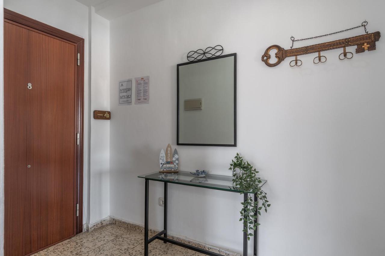 Tuguest Heroe Apartment Малага Екстер'єр фото