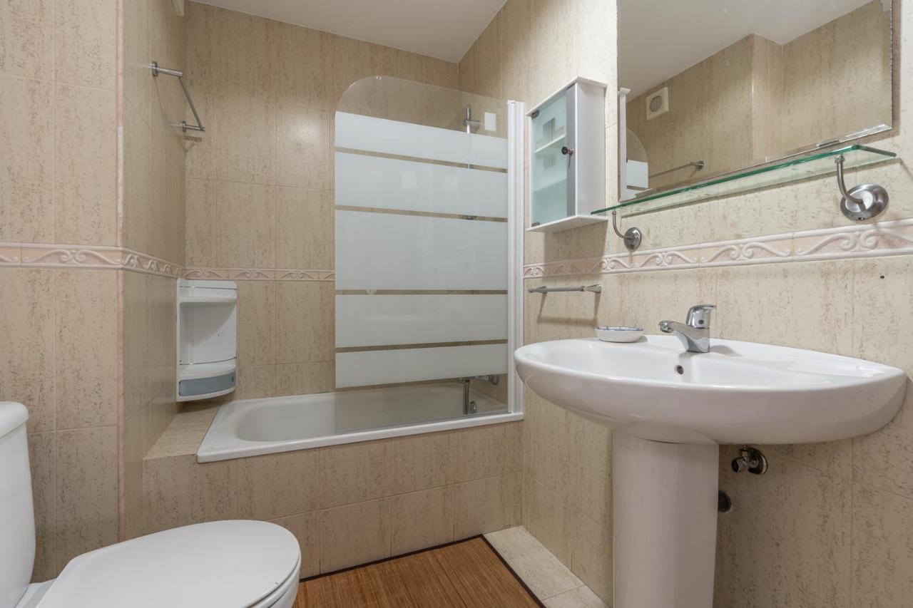 Tuguest Heroe Apartment Малага Екстер'єр фото
