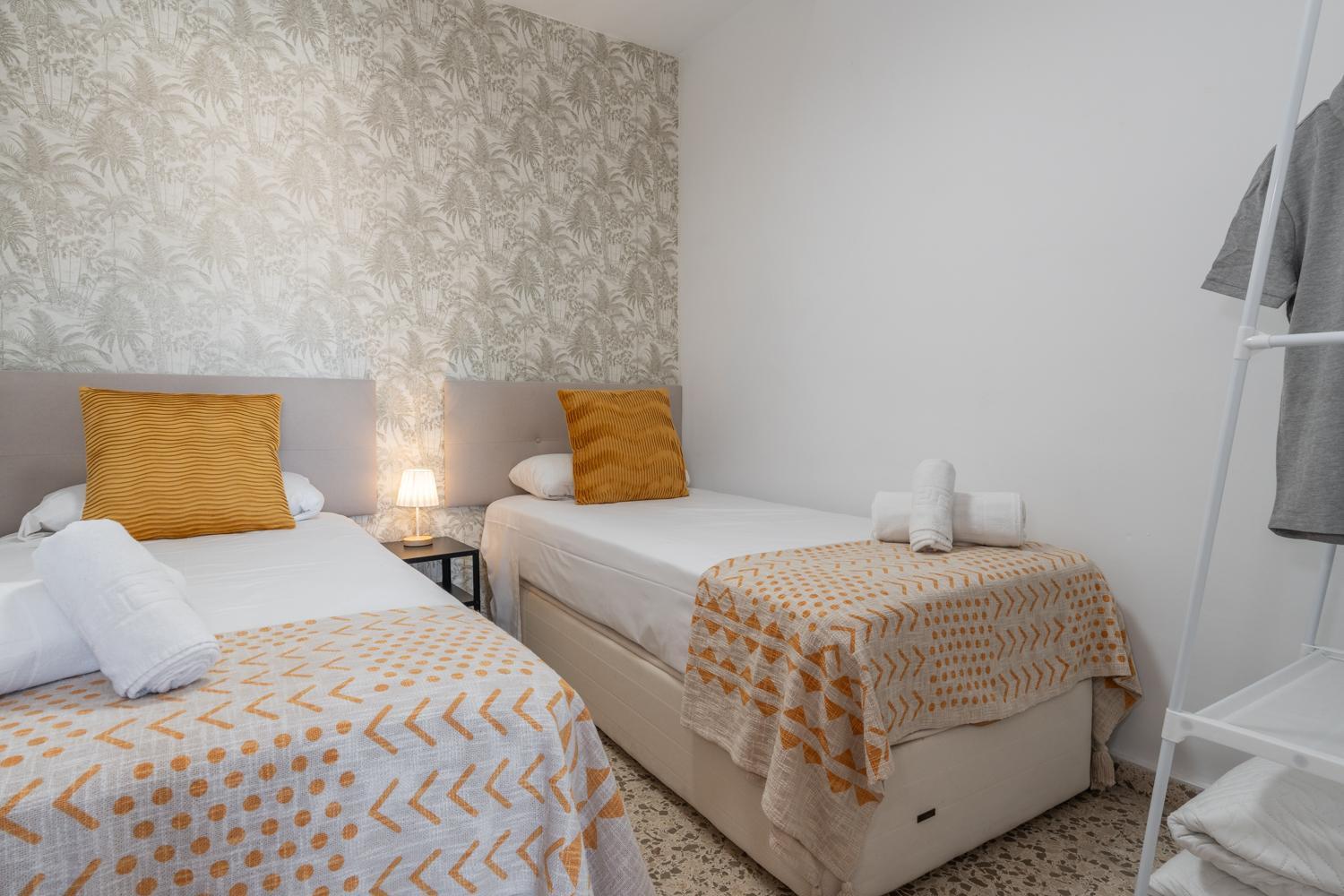 Tuguest Heroe Apartment Малага Екстер'єр фото