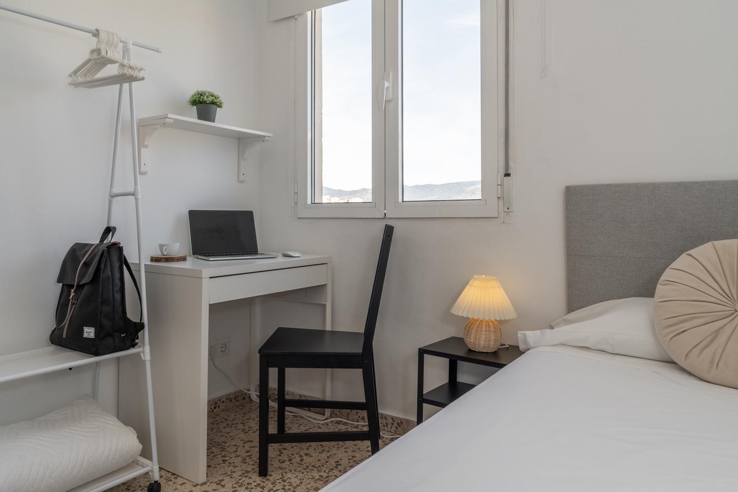Tuguest Heroe Apartment Малага Екстер'єр фото
