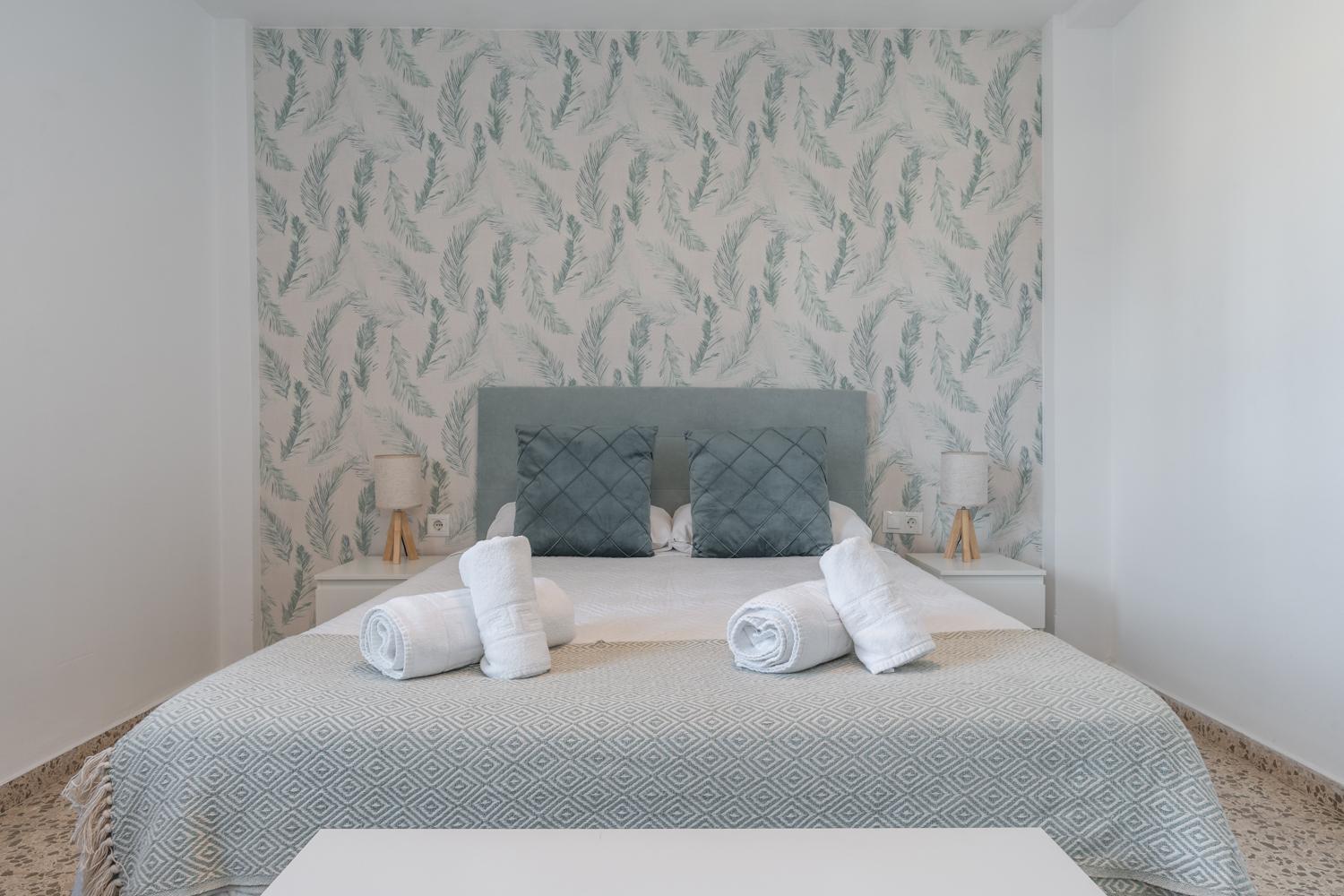 Tuguest Heroe Apartment Малага Екстер'єр фото