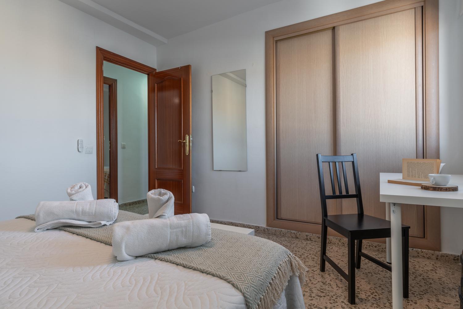 Tuguest Heroe Apartment Малага Екстер'єр фото